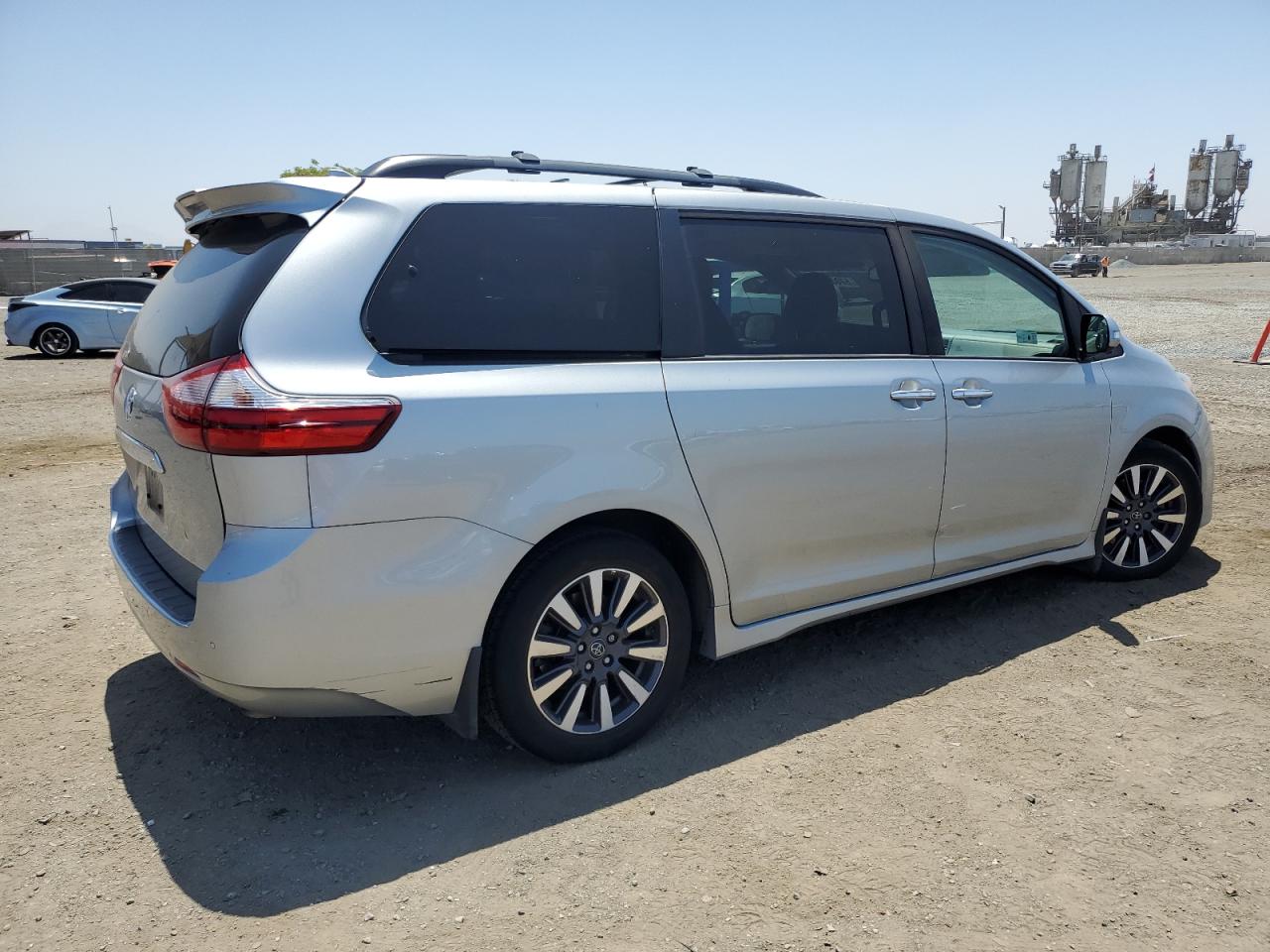 5TDYZ3DC3KS016479 2019 Toyota Sienna Xle