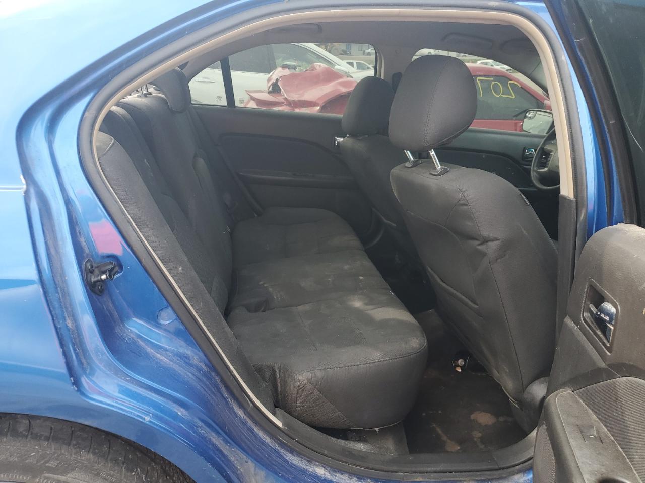 3FAHP0HA6BR221073 2011 Ford Fusion Se