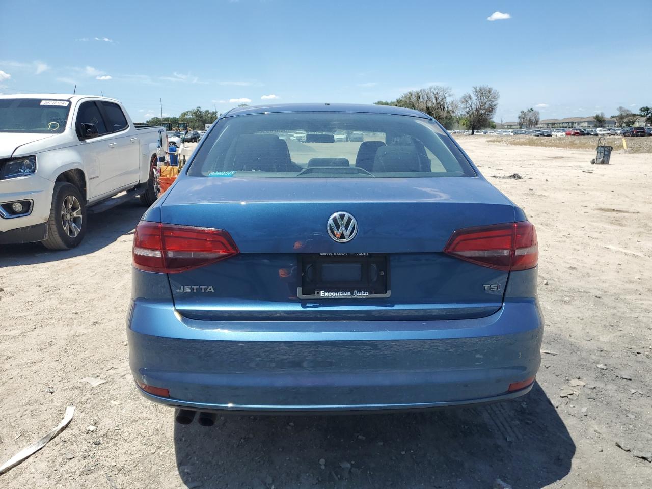 3VW167AJ7HM387395 2017 Volkswagen Jetta S