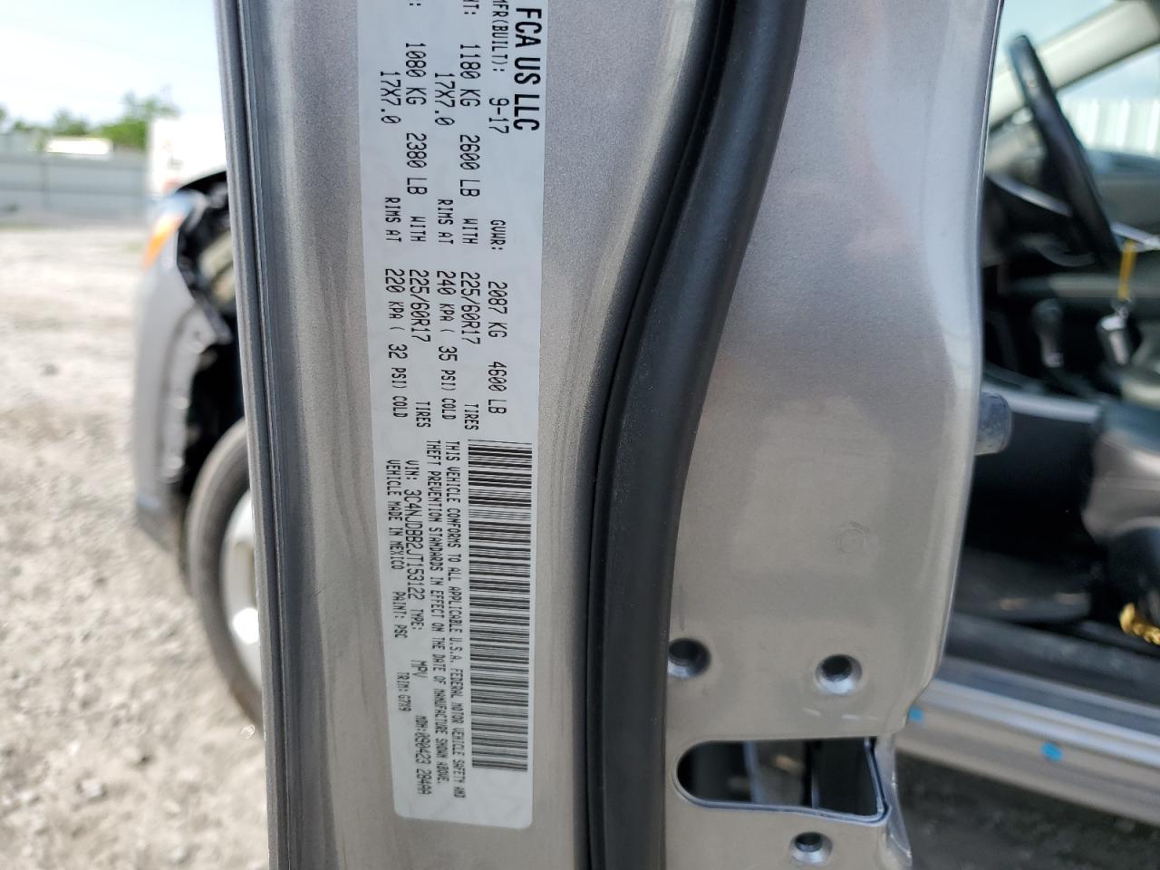 3C4NJDBB2JT153122 2018 Jeep Compass Latitude