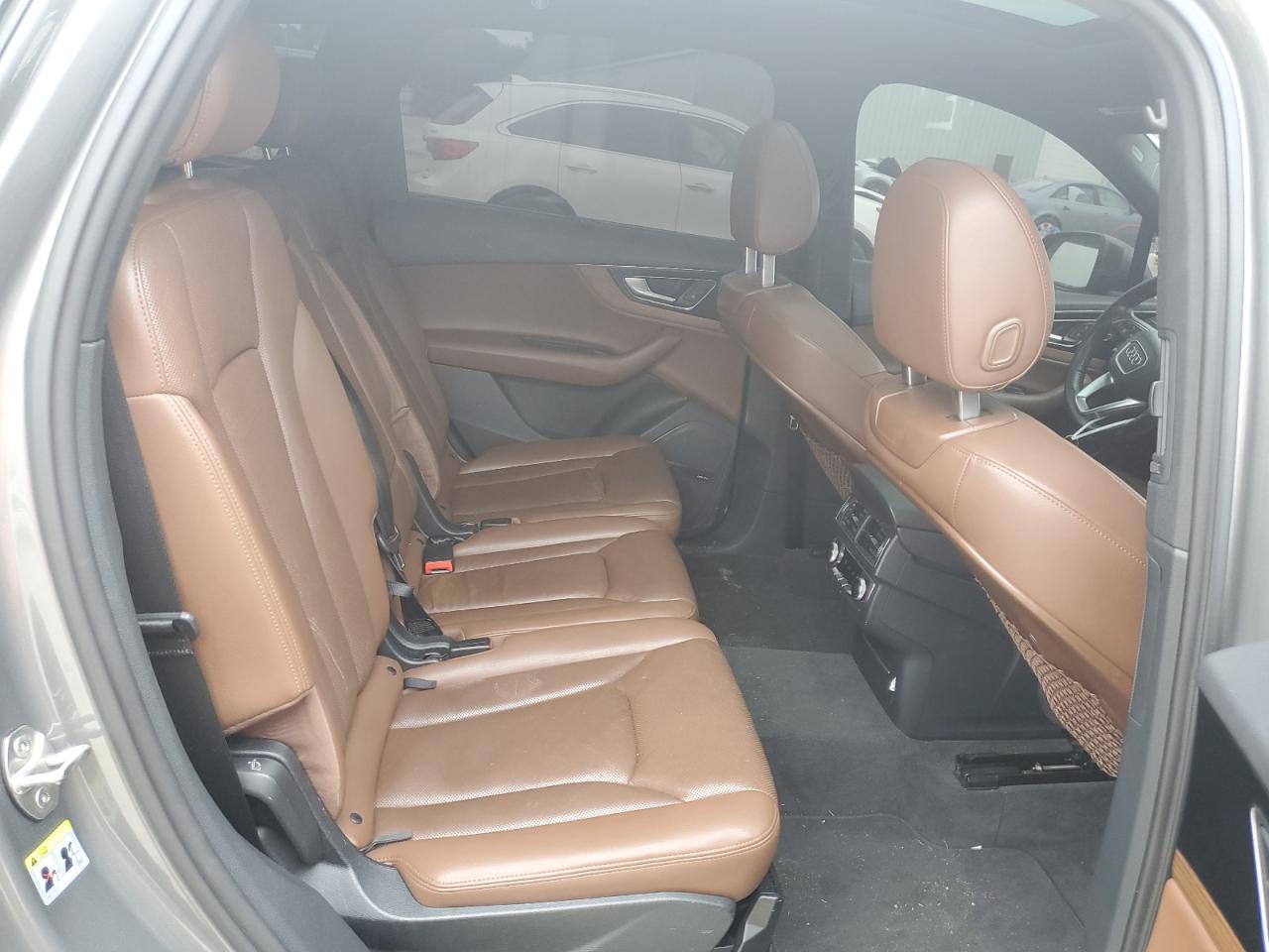 WA1VAAF71HD021483 2017 Audi Q7 Prestige