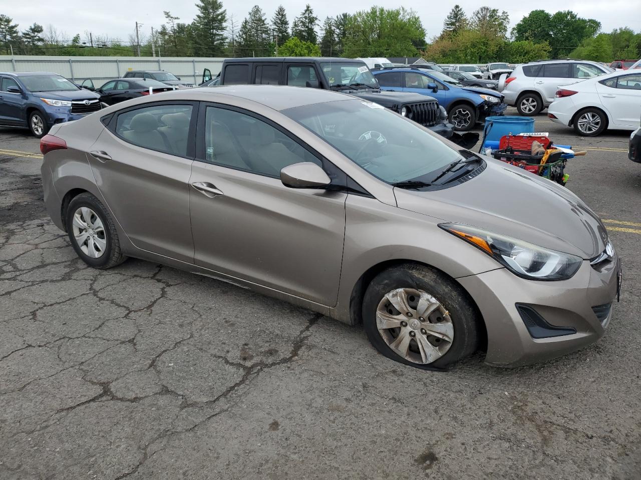 5NPDH4AE2GH673736 2016 Hyundai Elantra Se