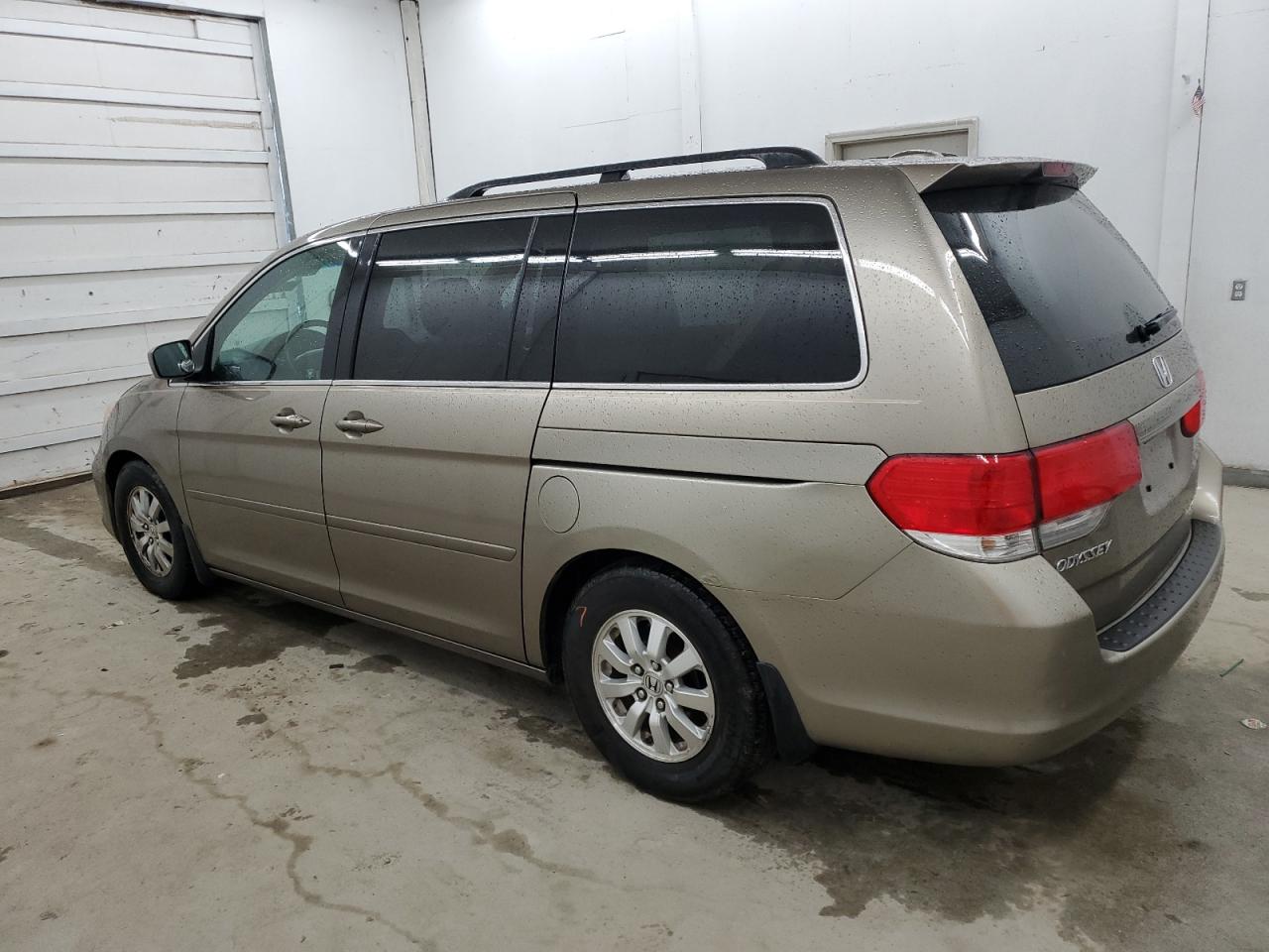 5FNRL3H62AB097097 2010 Honda Odyssey Exl