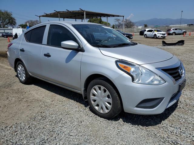  NISSAN VERSA 2016 Srebrny