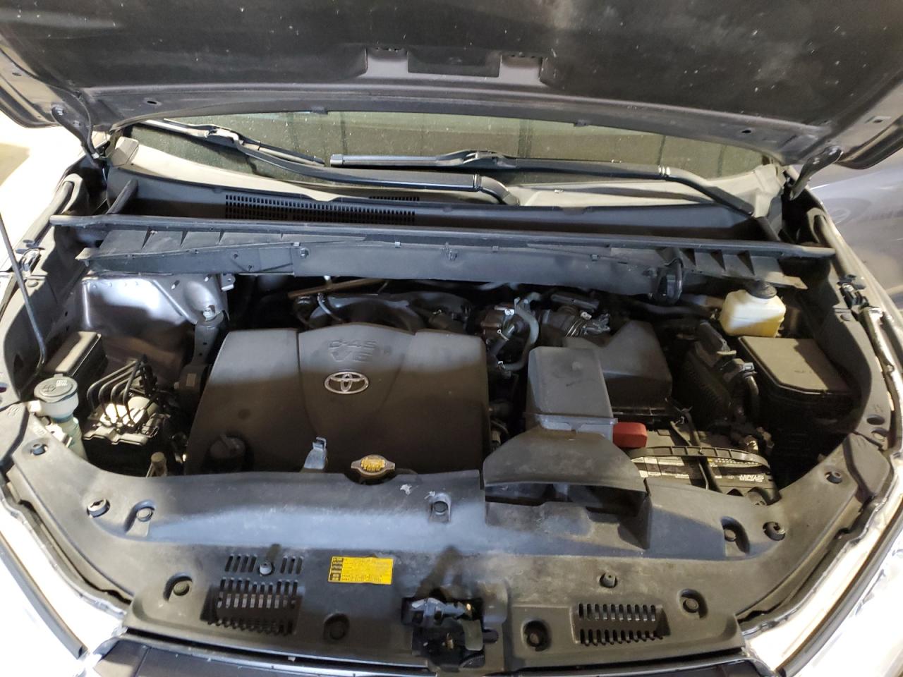 5TDJZRFH5HS405520 2017 Toyota Highlander Se