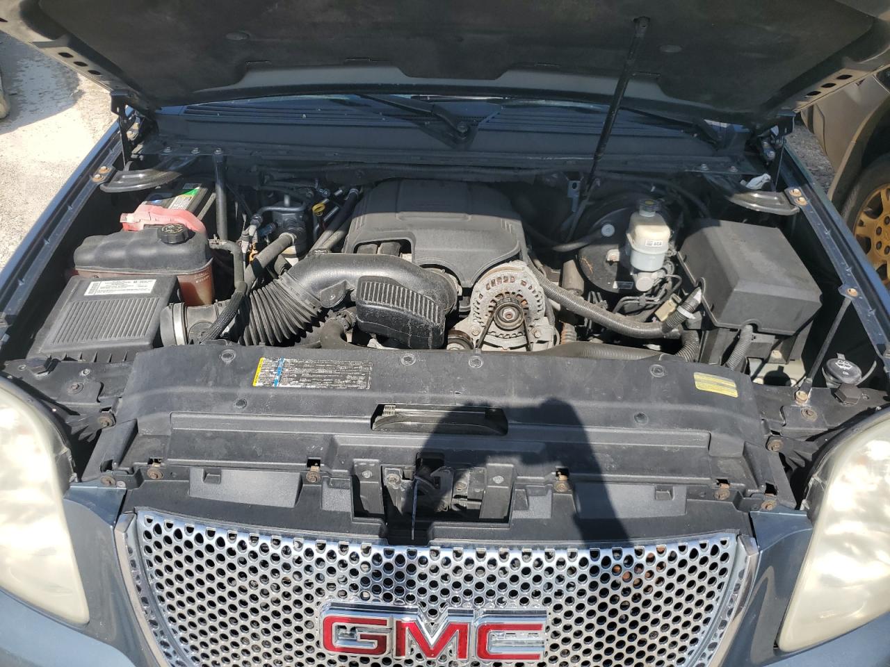 1GKFK63868J132571 2008 GMC Yukon Denali