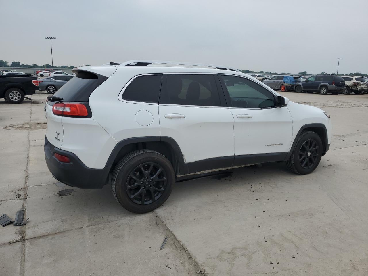 1C4PJLCB3FW656158 2015 Jeep Cherokee Latitude