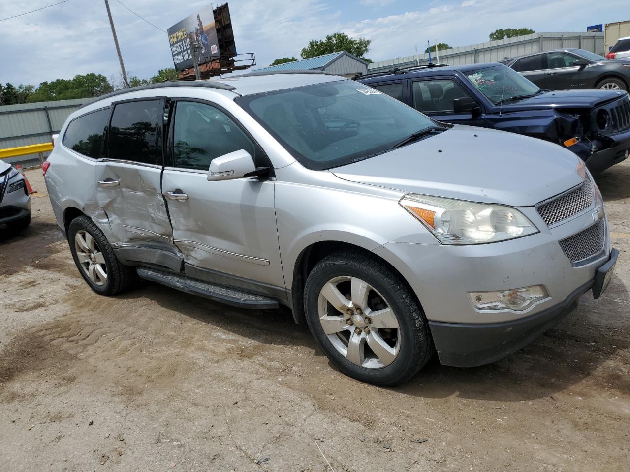 1GNKVLED2BJ332792 2011 Chevrolet Traverse Ltz