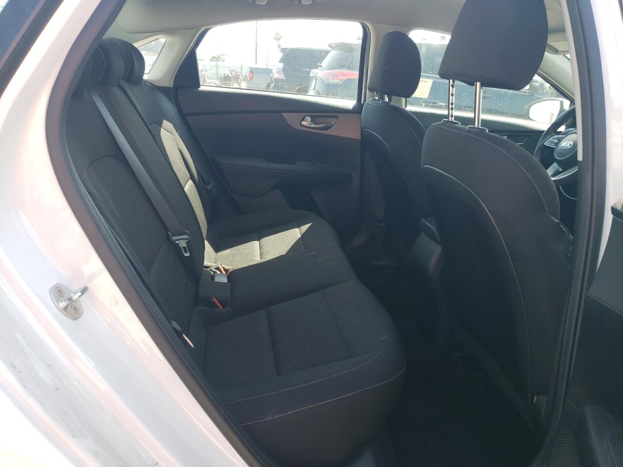 3KPF24AD2ME304022 2021 Kia Forte Fe