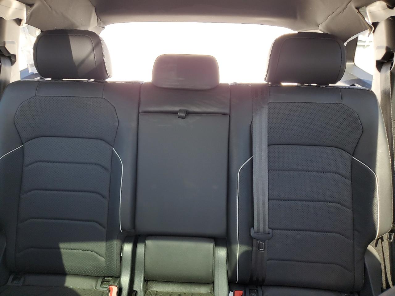 3VV4B7AX7NM096215 2022 Volkswagen Tiguan Sel R-Line