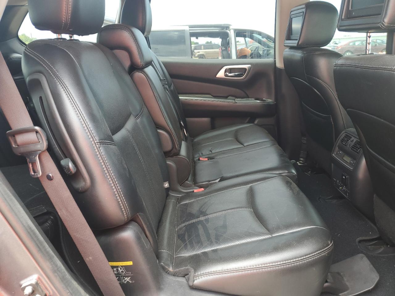 2014 Nissan Pathfinder S vin: 5N1AR2MN7EC697633