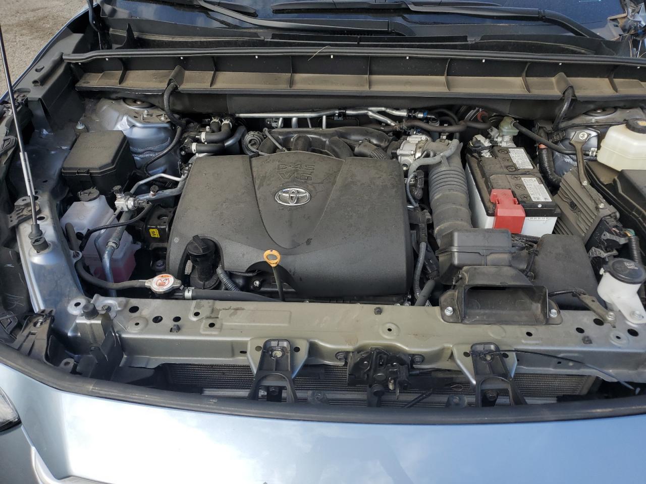 5TDGZRBH7NS179623 2022 Toyota Highlander Xle