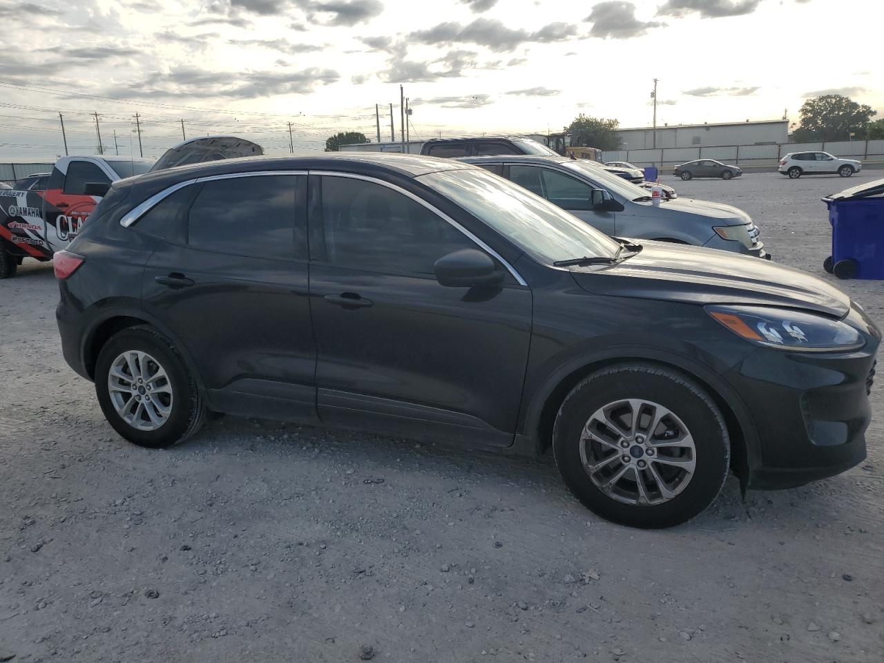 2022 Ford Escape Se vin: 1FMCU0G60NUC00156