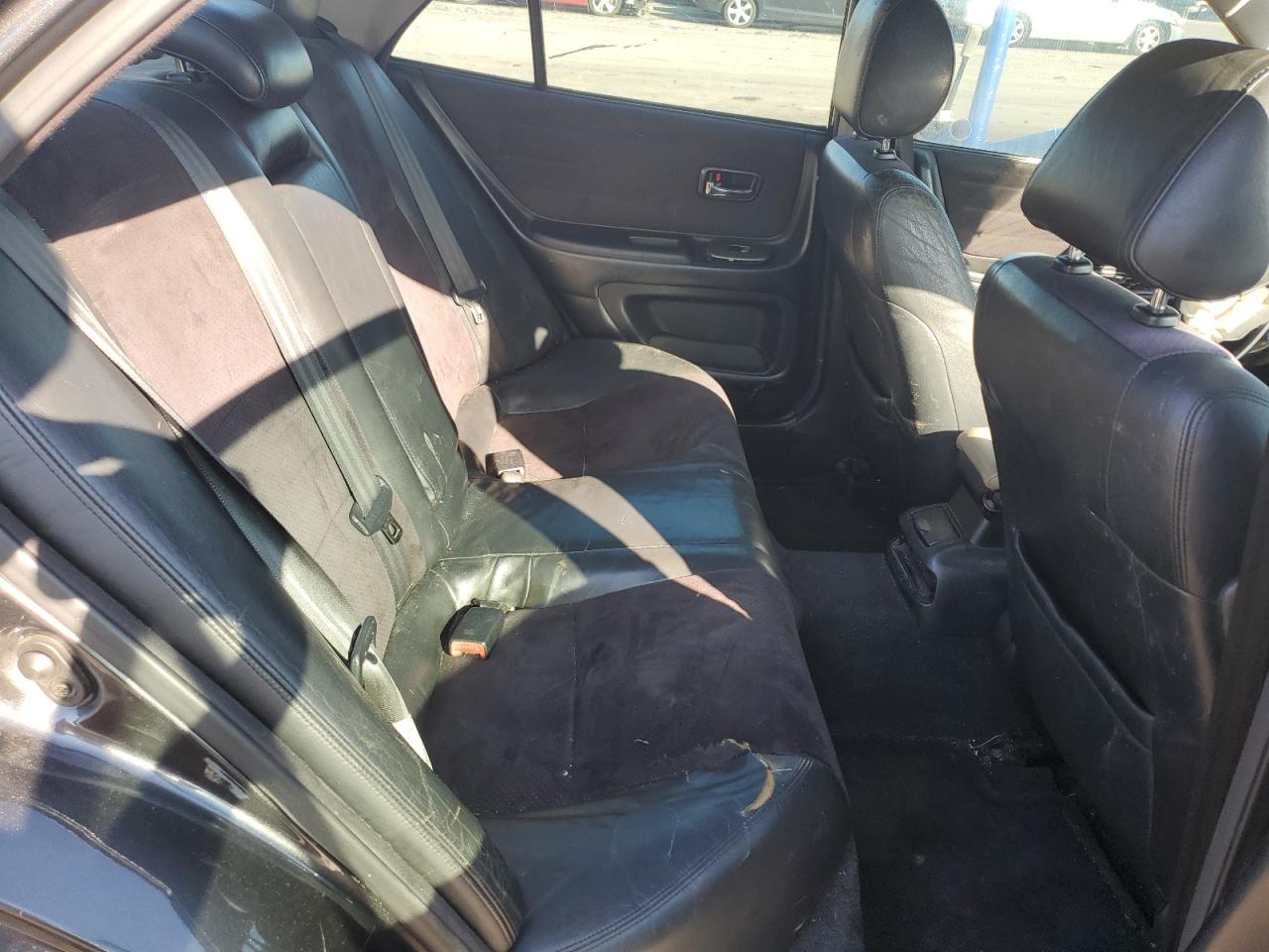 JTHBD182310033521 2001 Lexus Is 300