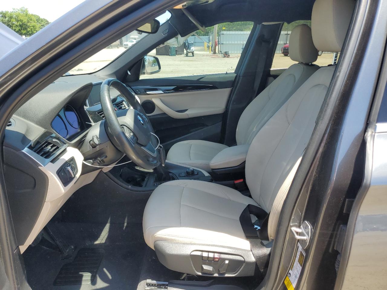 WBXHU7C36J5L05886 2018 BMW X1 Sdrive28I