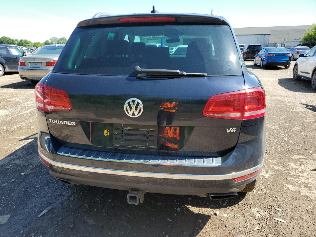 WVGEF7BP2HD001996 2017 Volkswagen Touareg Sport