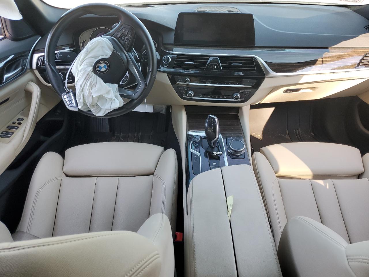 WBAJA7C58KG909757 2019 BMW 530 Xi