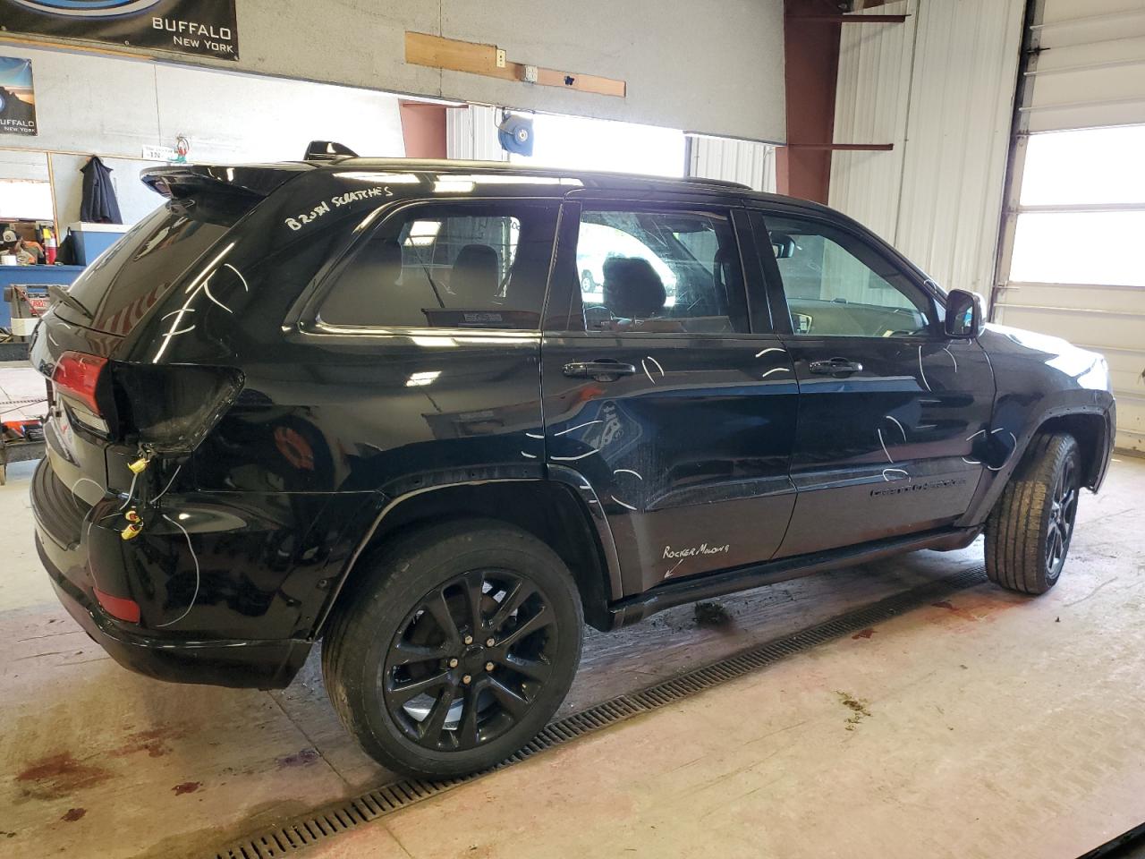 1C4RJFAGXJC264345 2018 Jeep Grand Cherokee Laredo