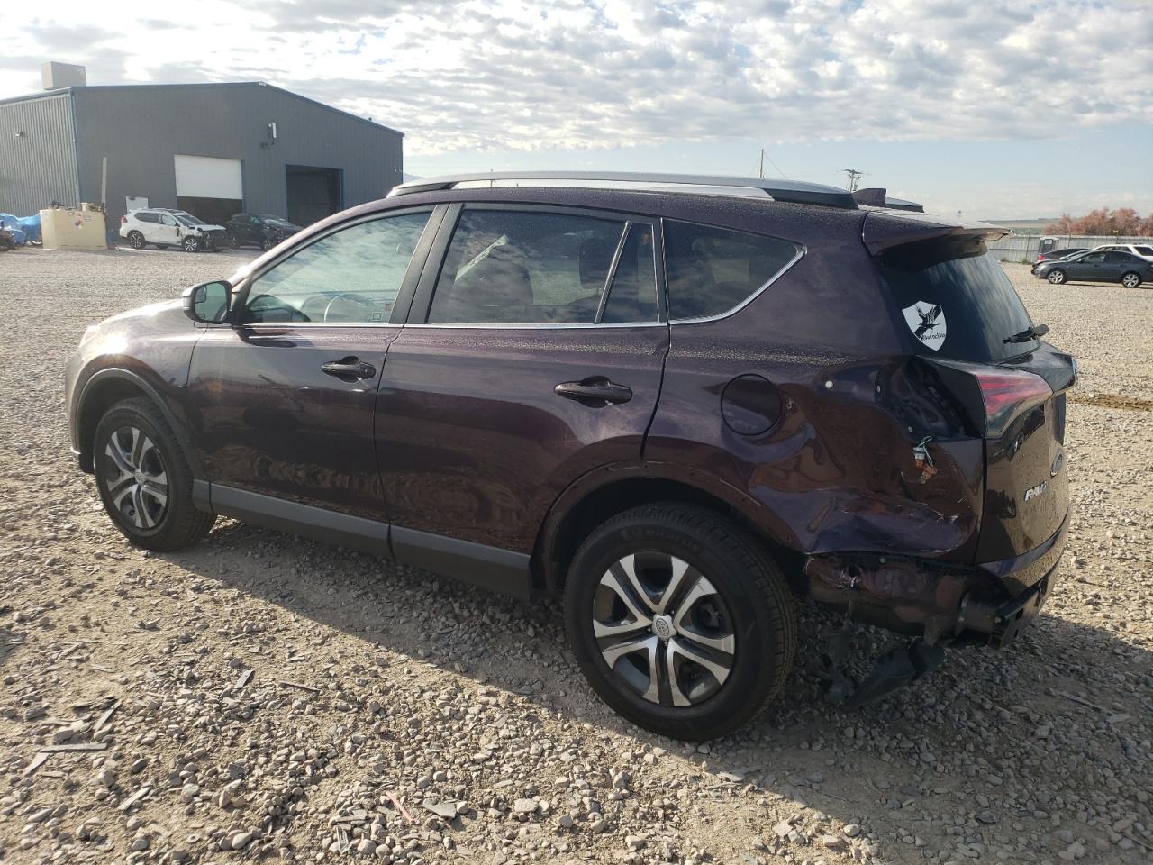 2T3ZFREV5JW436676 2018 Toyota Rav4 Le