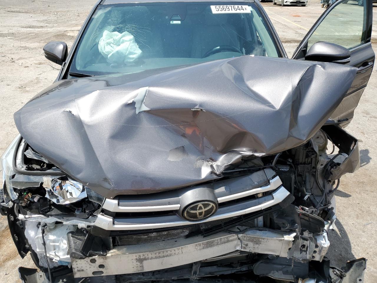 5TDBZRFH6JS842422 2018 Toyota Highlander Le