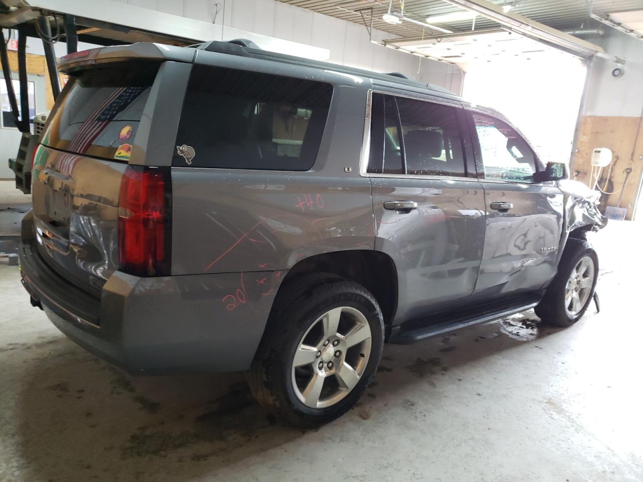 1GNSKBKC0JR353929 2018 Chevrolet Tahoe K1500 Lt