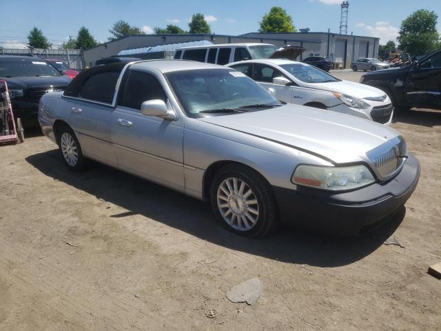 2004 Lincoln Town Car Executive VIN: 1LNHM81W54Y605014 Lot: 55872454