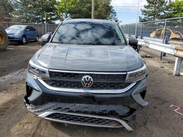 3VVWX7B28NM068758 Volkswagen Taos SE  5