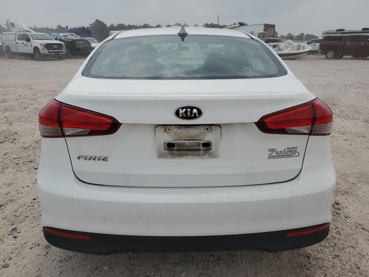 3KPFK4A73HE054998 2017 Kia Forte Lx