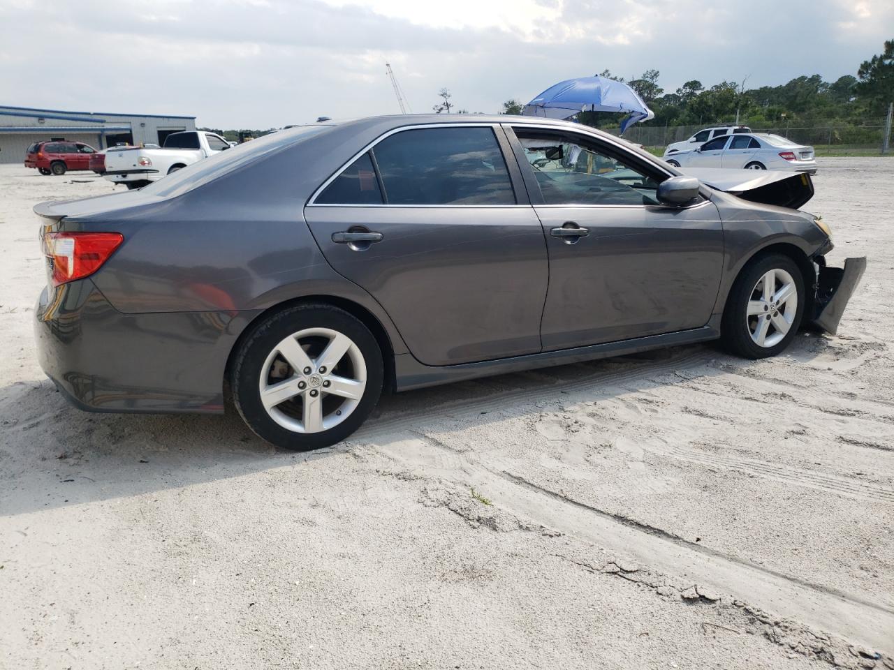 4T1BF1FK2EU761002 2014 Toyota Camry L