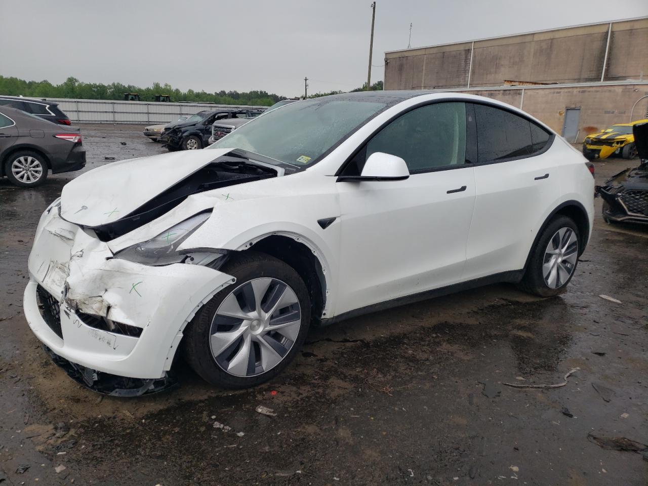 7SAYGDEEXRF995883 2024 Tesla Model Y