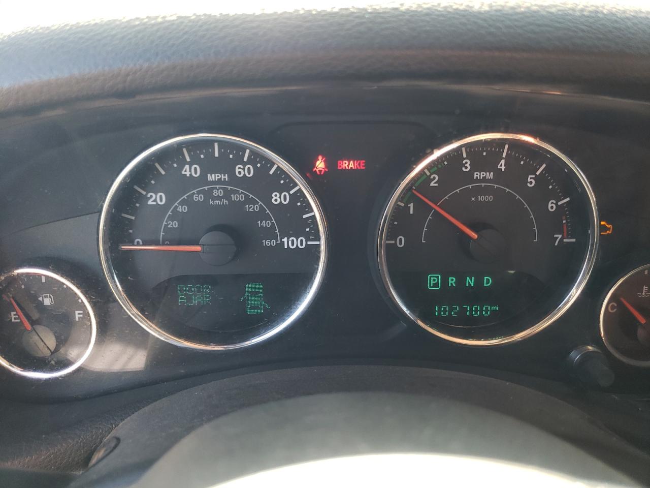 1C4BJWDG1FL773583 2015 Jeep Wrangler Unlimited Sport