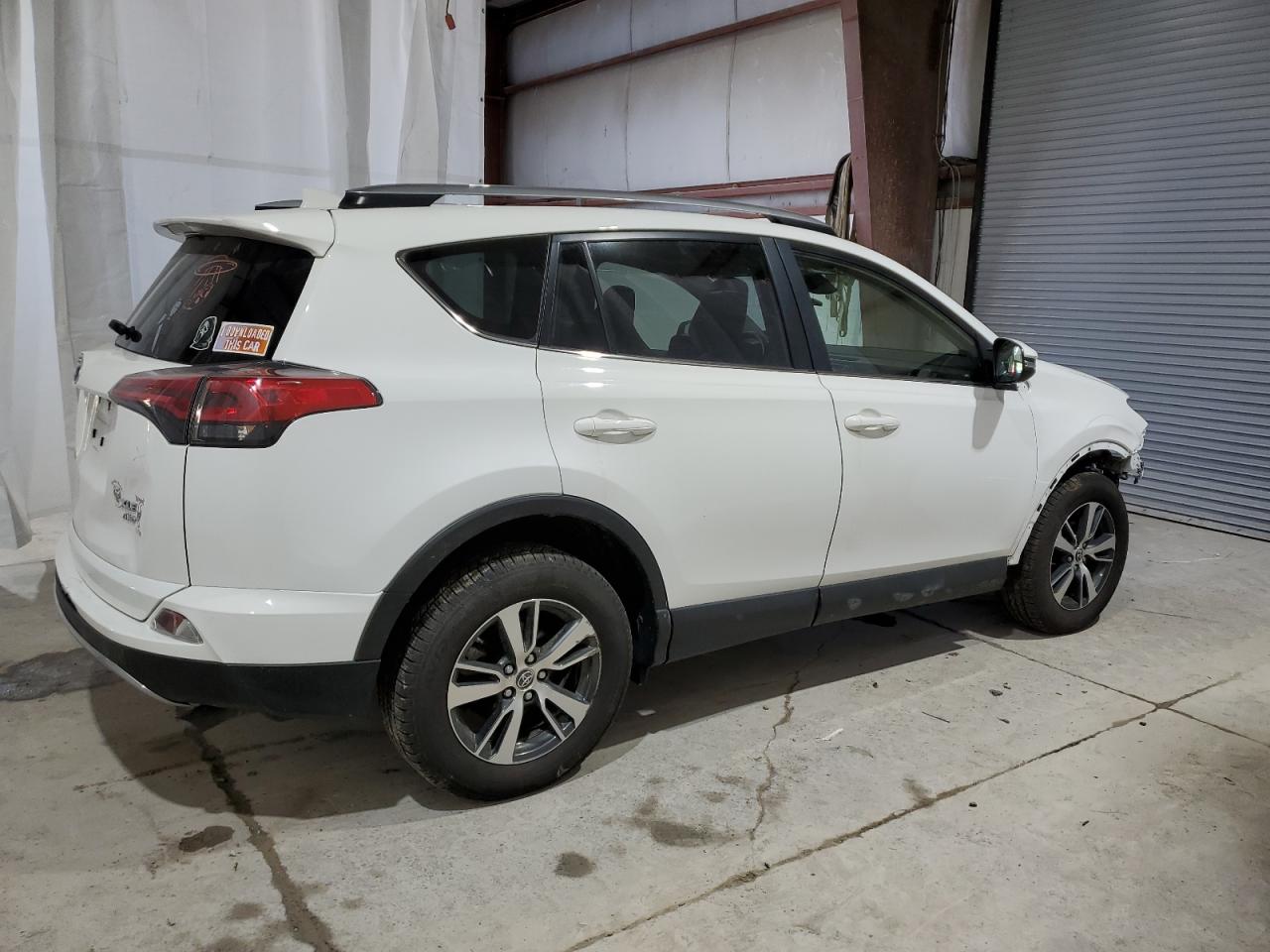 2017 Toyota Rav4 Xle vin: JTMRFREV5HD201542