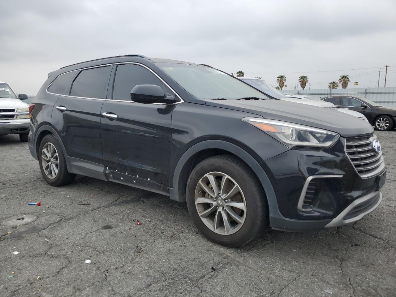 KM8SM4HF3HU205809 2017 Hyundai Santa Fe Se