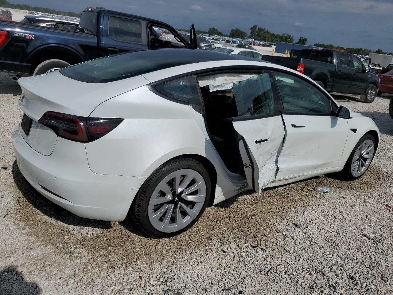 5YJ3E1EA5NF285938 2022 Tesla Model 3