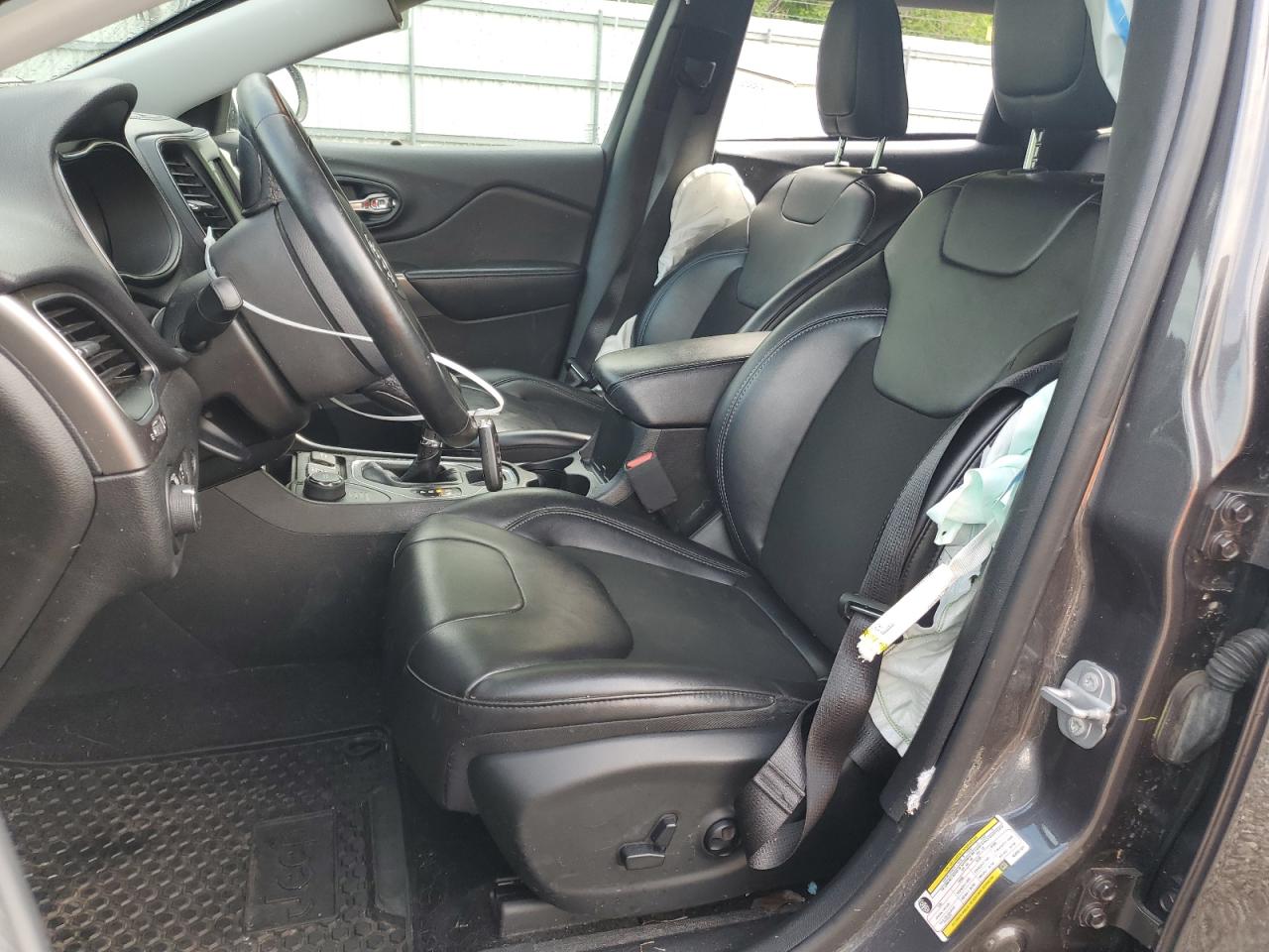 1C4PJMLX2KD287137 2019 Jeep Cherokee Latitude Plus