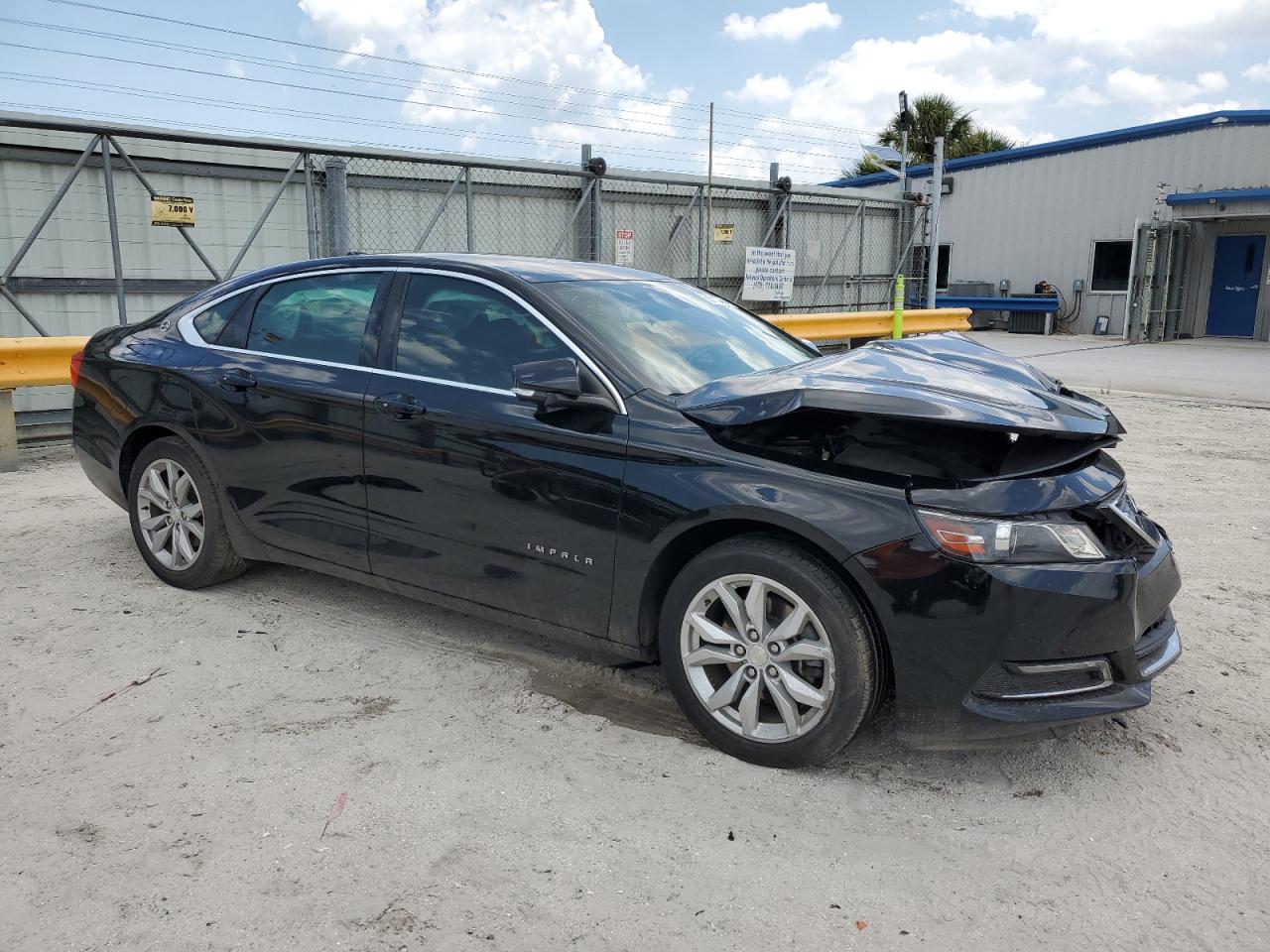 2G1105S37J9121097 2018 Chevrolet Impala Lt