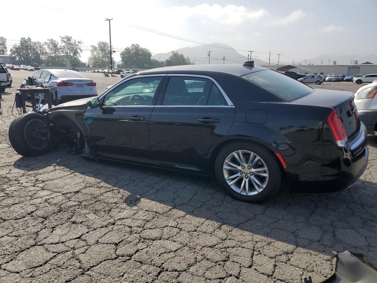 2C3CCAAG9KH517290 2019 Chrysler 300 Touring