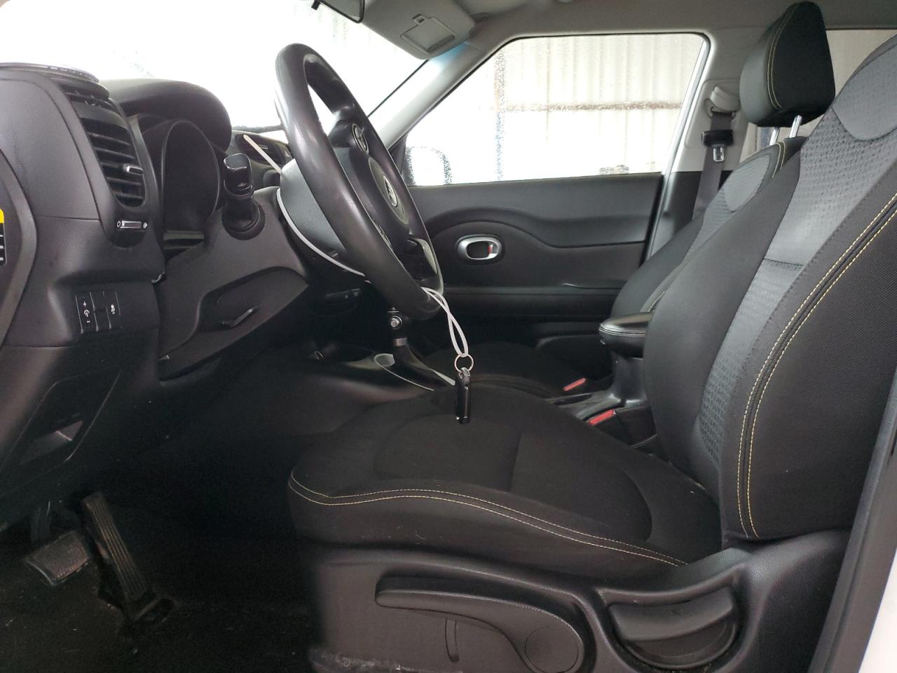 KNDJP3A57G7333311 2016 Kia Soul +