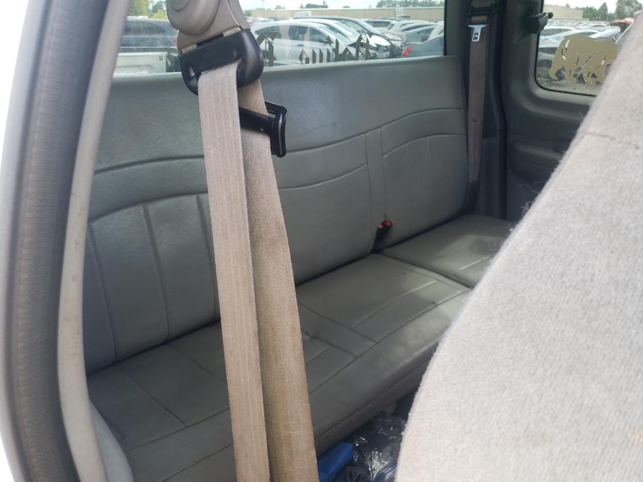 2FTPX17L6YCA82045 2000 Ford F150