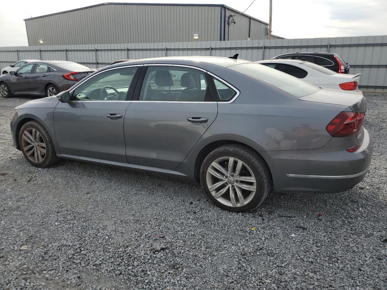 1VWBA7A31JC022268 2018 Volkswagen Passat Se