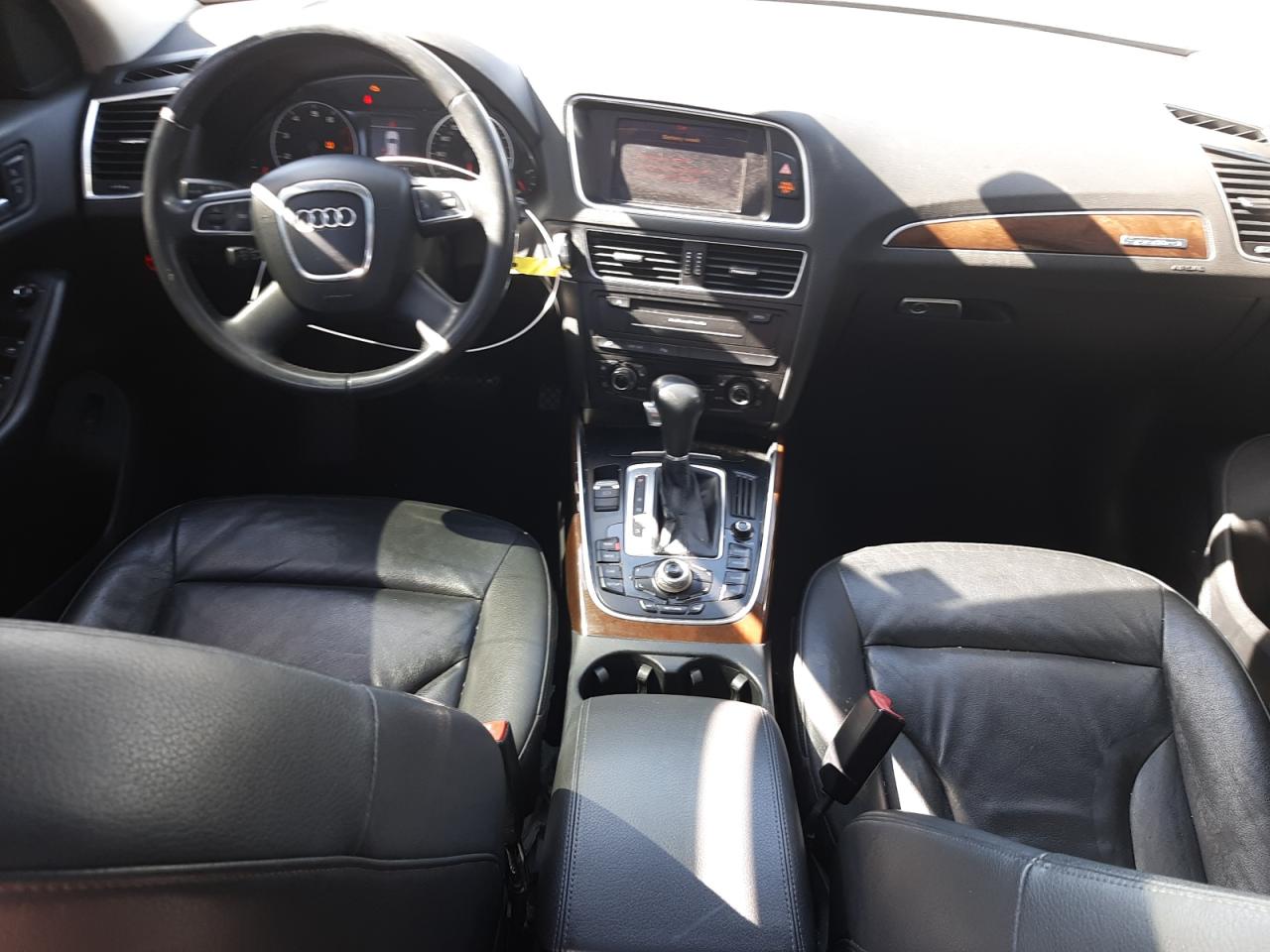 WA1LKAFP4AA102084 2010 Audi Q5 Premium Plus