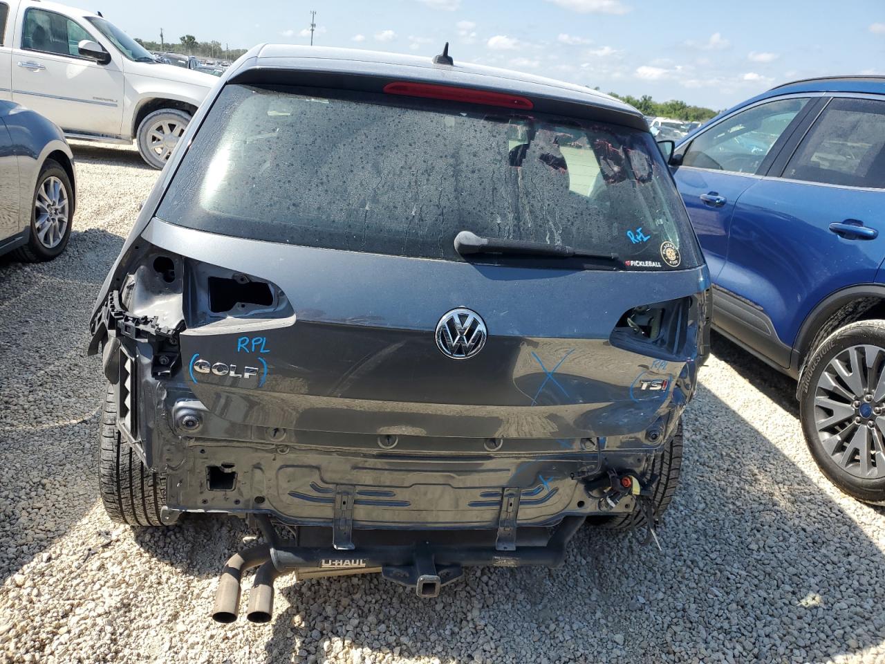 3VW217AU0HM010811 2017 Volkswagen Golf S