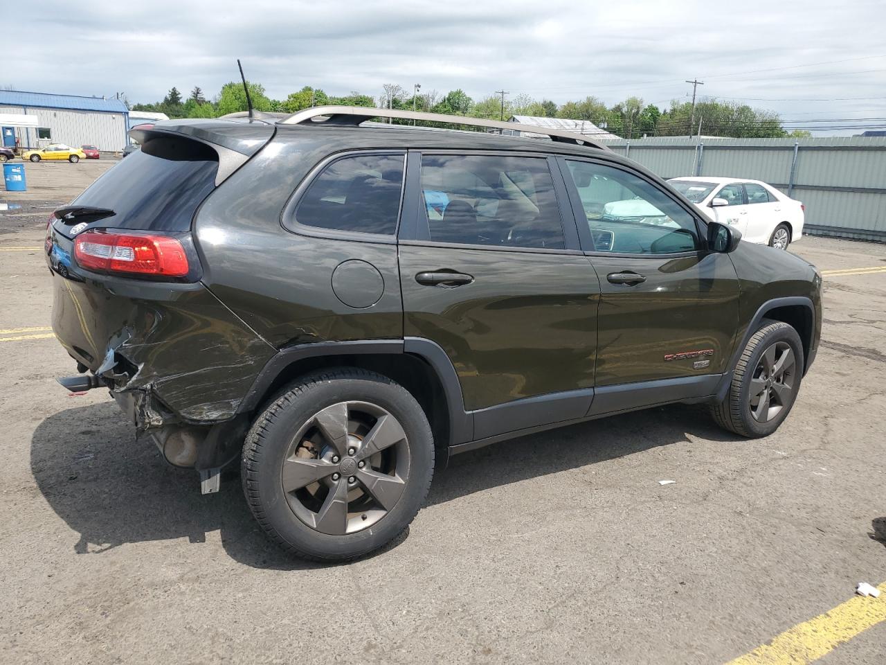 1C4PJMCB3GW278186 2016 Jeep Cherokee Latitude