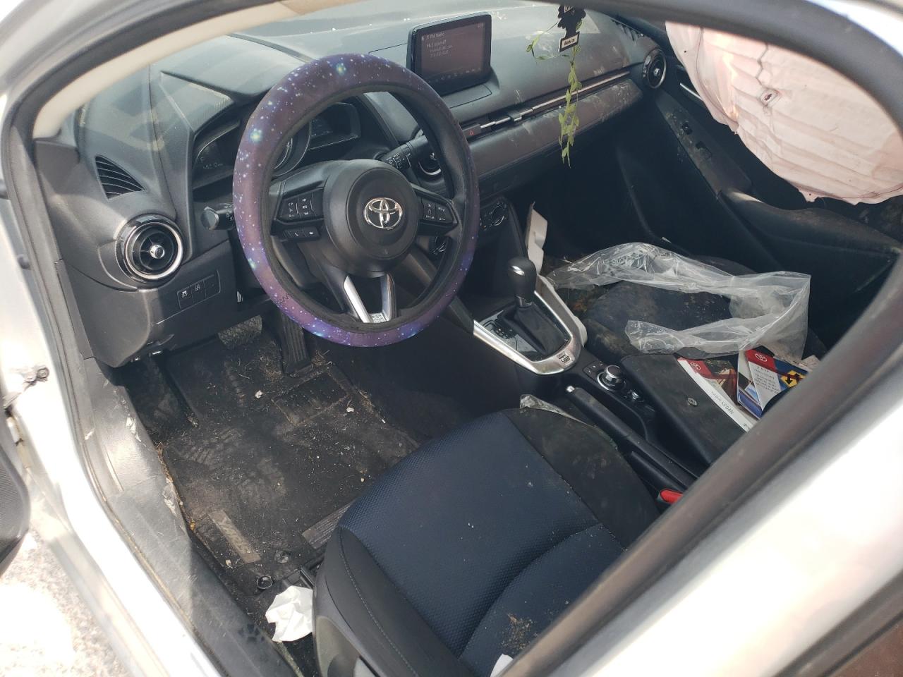 3MYDLBYVXKY522598 2019 Toyota Yaris L