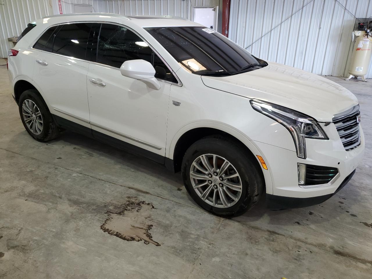 1GYKNBRS0HZ322438 2017 Cadillac Xt5 Luxury