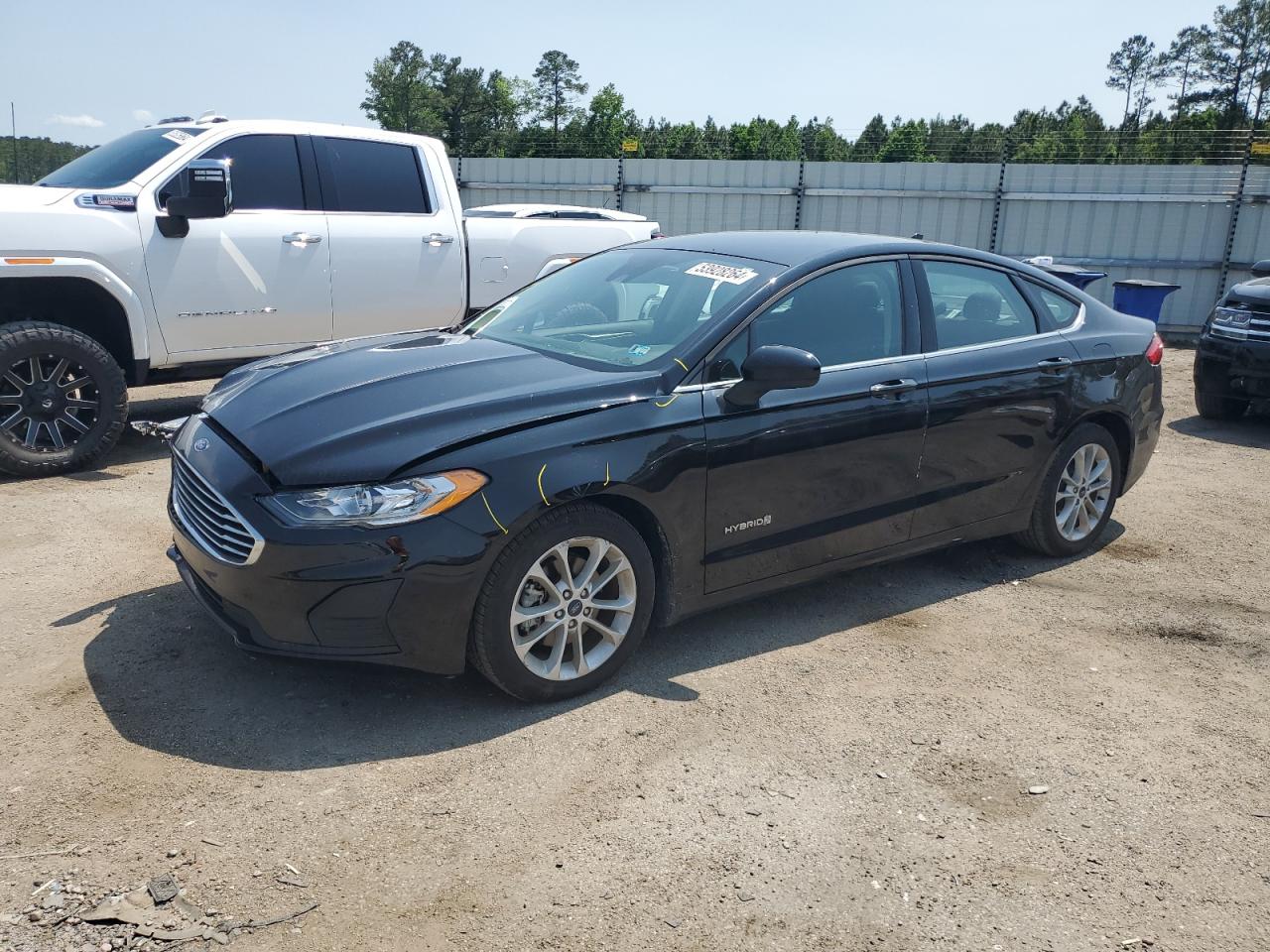 3FA6P0LUXKR225765 2019 Ford Fusion Se