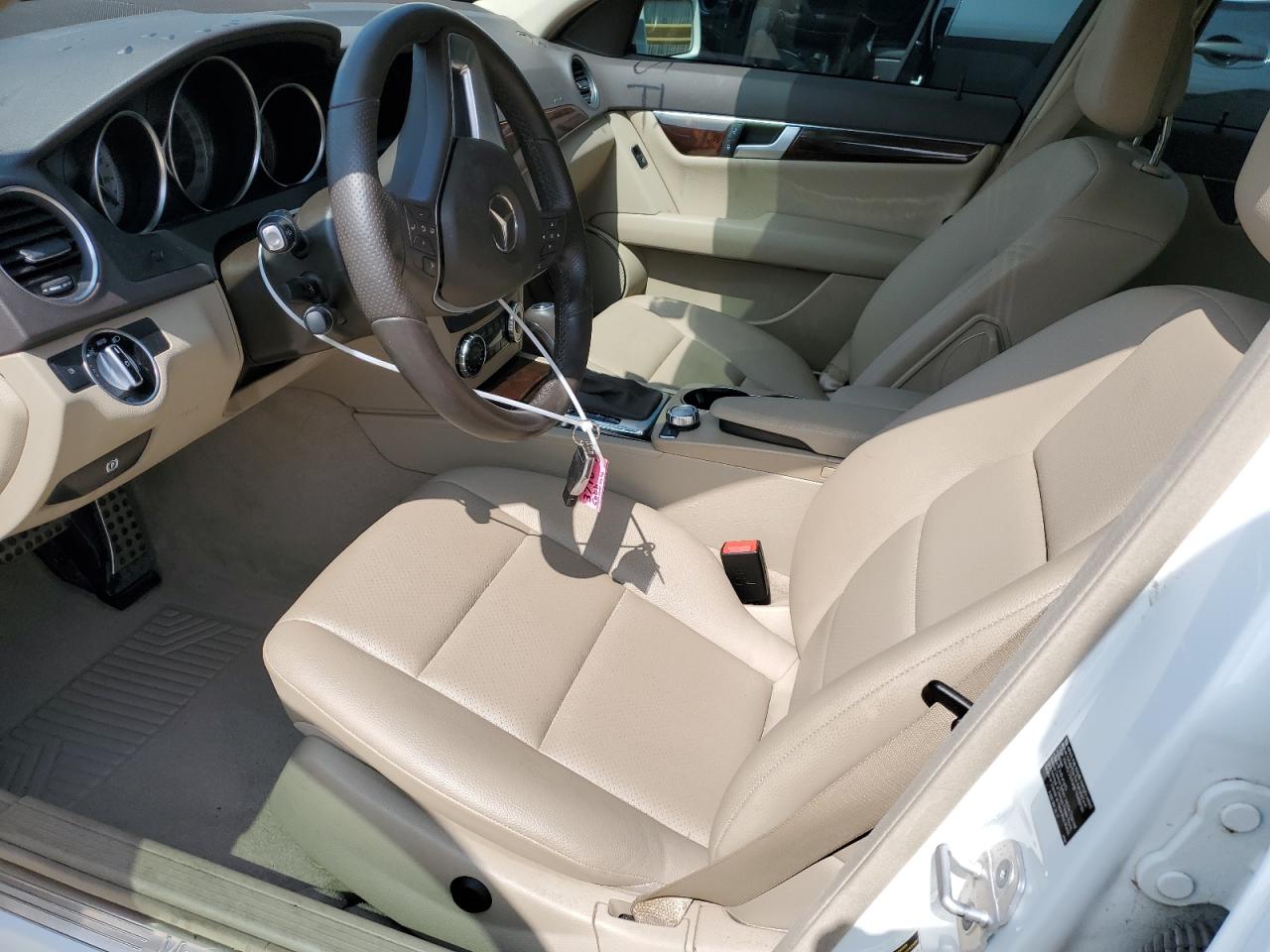 WDDGF5HB2DA879863 2013 Mercedes-Benz C 350