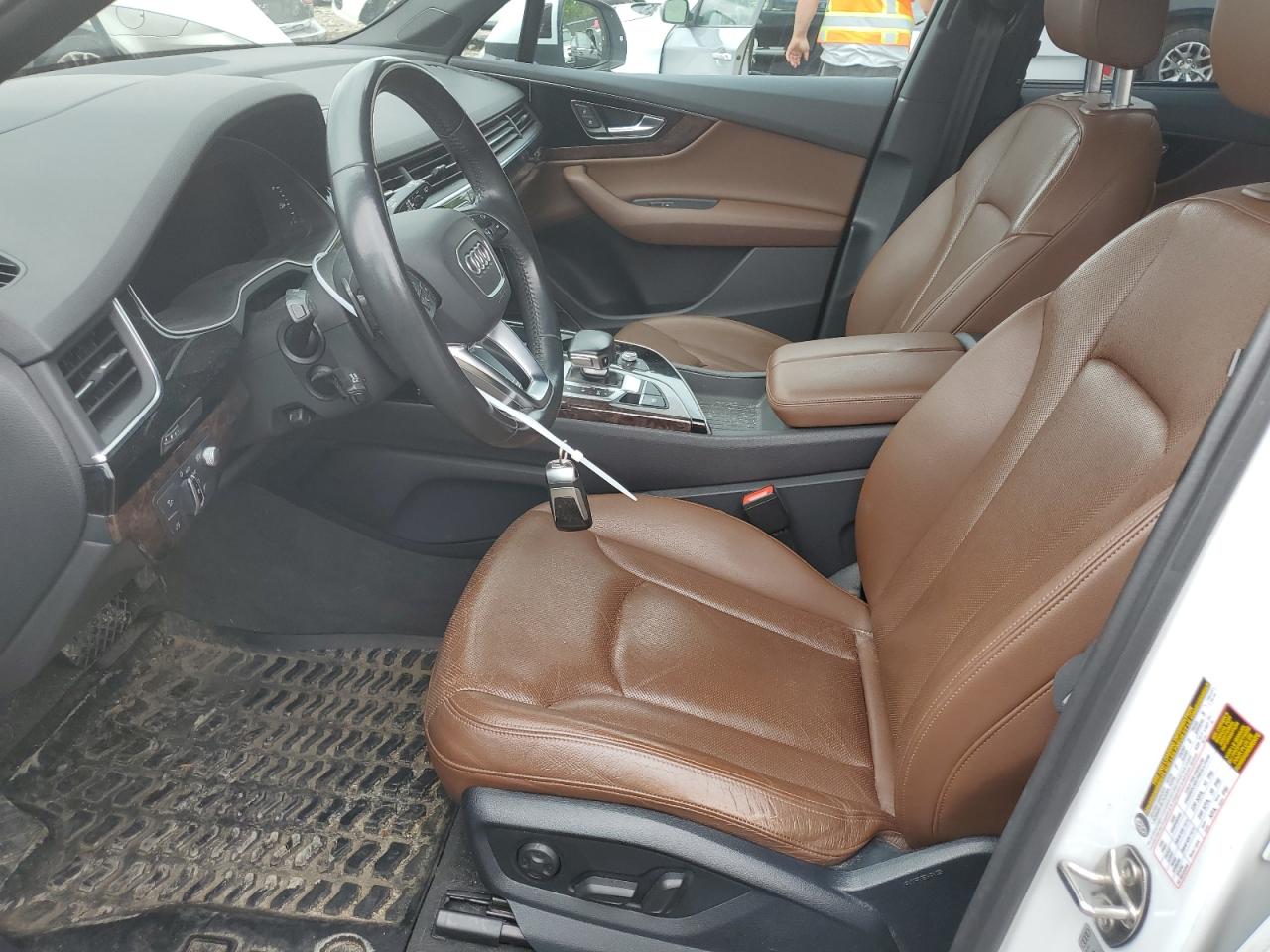 WA1VAAF73HD002899 2017 Audi Q7 Prestige