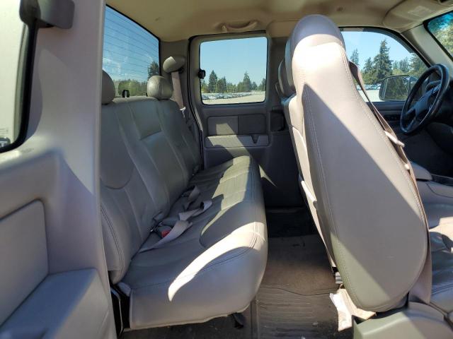 2005 GMC Sierra K2500 Heavy Duty VIN: 1GTHK29U45E270132 Lot: 54533014