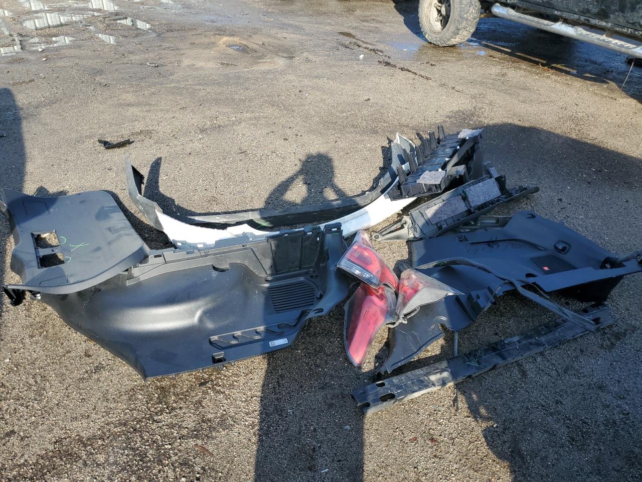 JTMNFREV2HD098904 2017 Toyota Rav4 Se